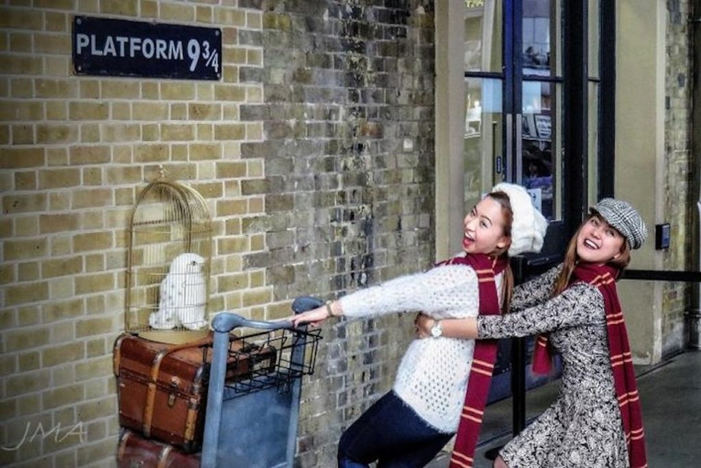 J K Rowling & Wizard Walking Private Tour (3 Hours)
