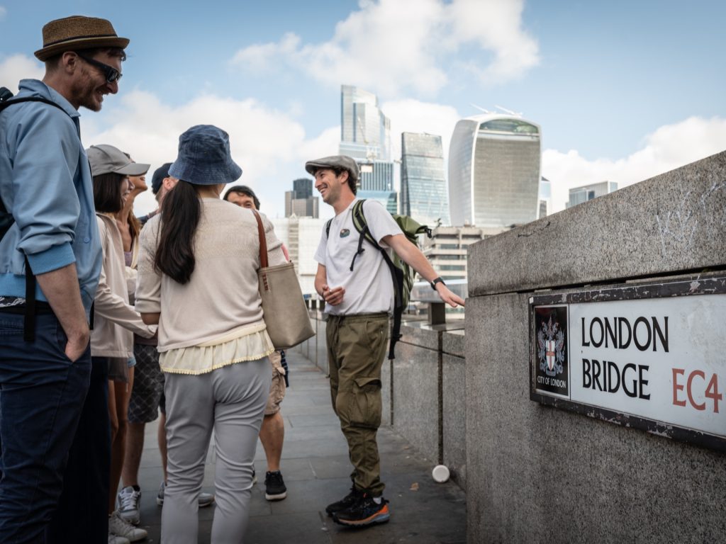 Southbank Tour Castles & Bridges : 15+ Top Sights (Private Tour)